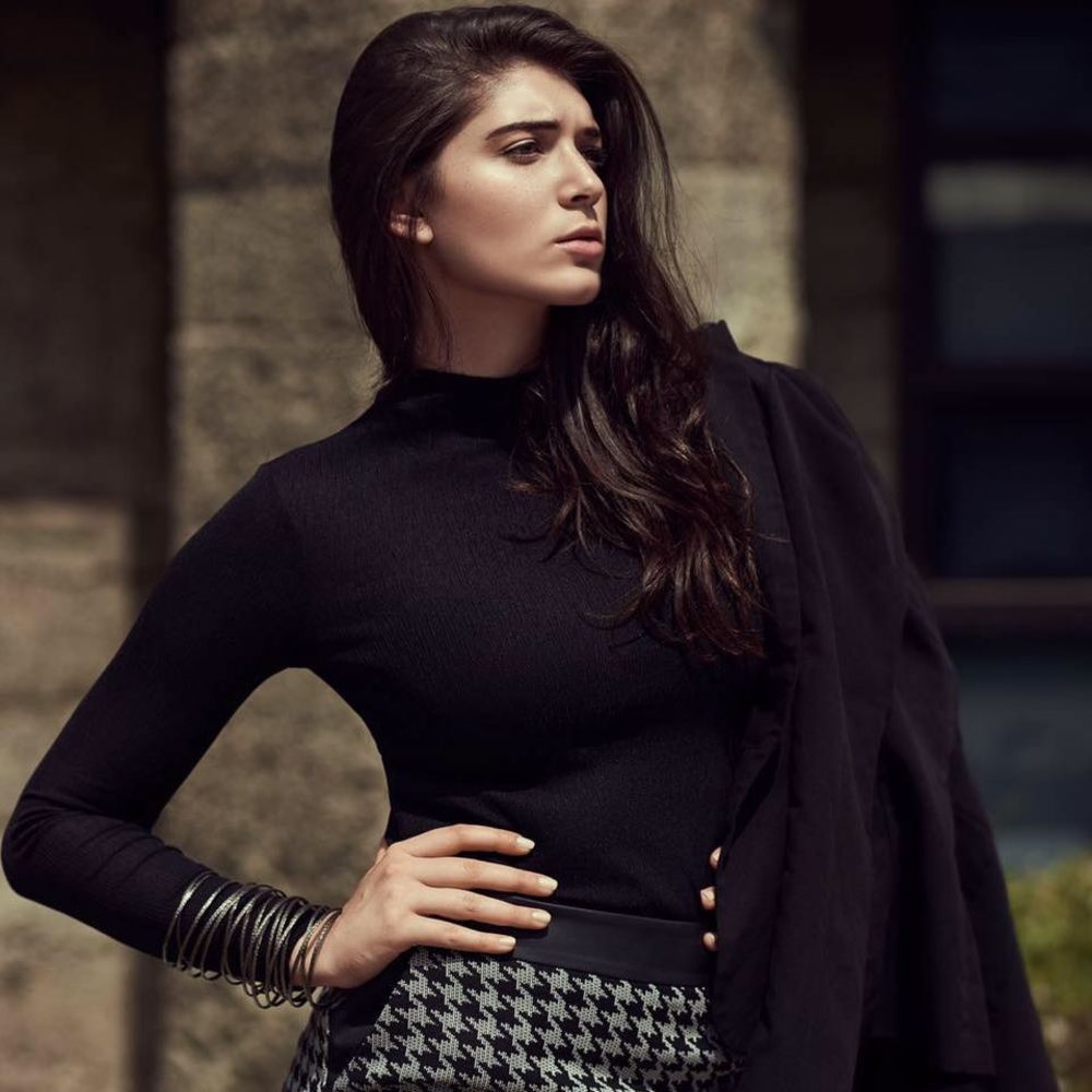 Meet your Posher, Karina